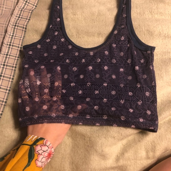 3 small crop tops - Picture 5 of 8